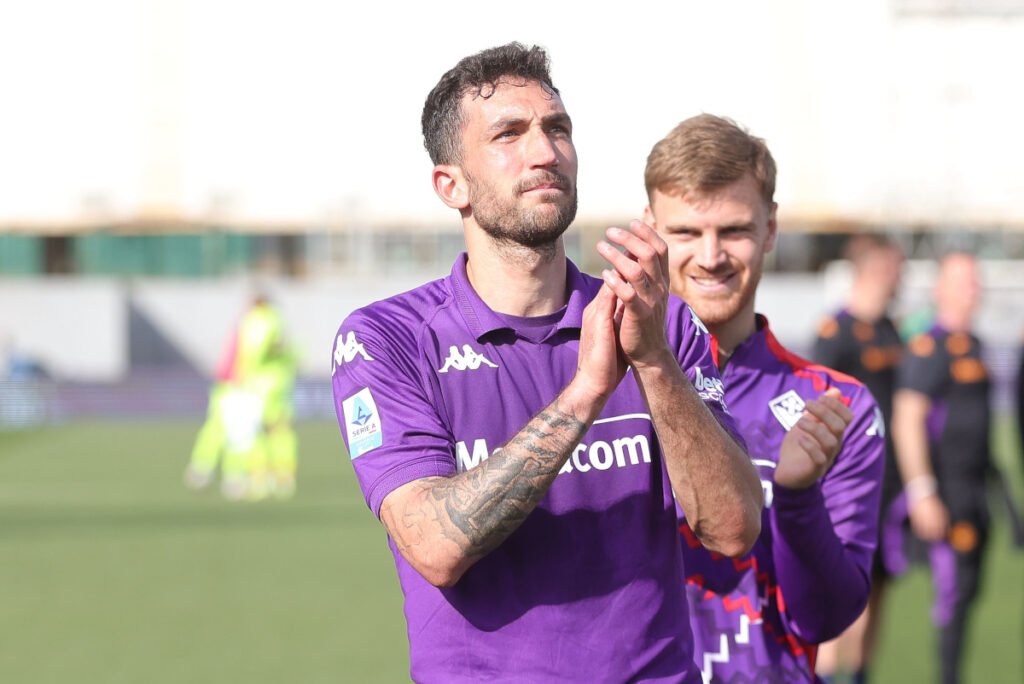 FLORENCE, ITALY - APRIL 27: Danilo Cataldi of ACF Fiorentina greets the fans after during the Serie A match between Fiorentina and Empoli at Stadio Artemio Franchi on April 27, 2025 in Florence, Italy. (Photo by Gabriele Maltinti/Getty Images)