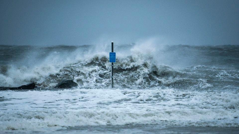 Waves crash on the beach on January 23, 2016, in Cape May, New Jersey. A weaker AMOC is driving increased flooding on the northeastern US coast. - Andrew Renneisen/Getty Images