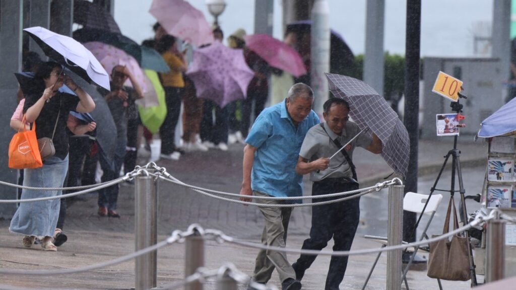 Hong Kong Observatory may cancel No 1 typhoon signal between 2pm and 5pm