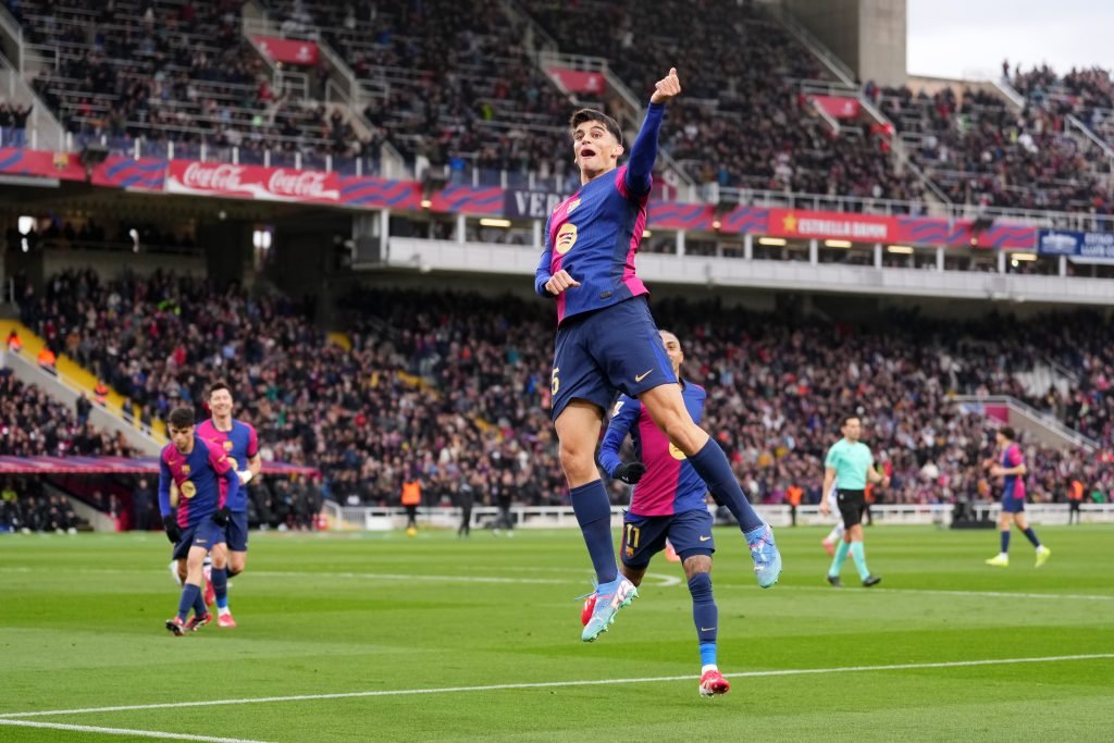 Barcelona full-back not listening to offers amid Premier League interest - report