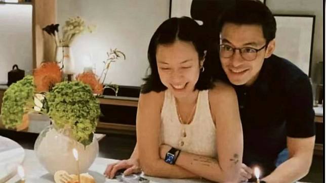 霍啟仁與泰國女友Namfon已經結婚了。（圖／翻攝霍啟仁IG）