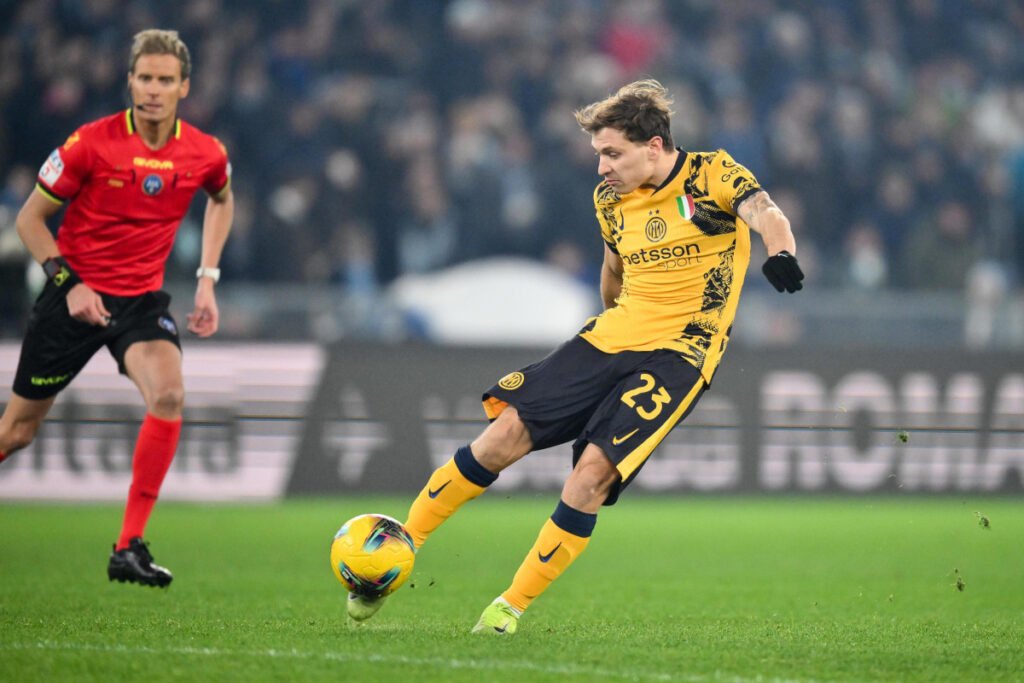 epa11781491 Niccolo Barella of Inter Milan scores the 0-3 goal during the Italian Serie A soccer match between SS Lazio and FC Inter, in Rome, Italy, 16 December 2024. EPA-EFE/ALESSANDRO DI MEO