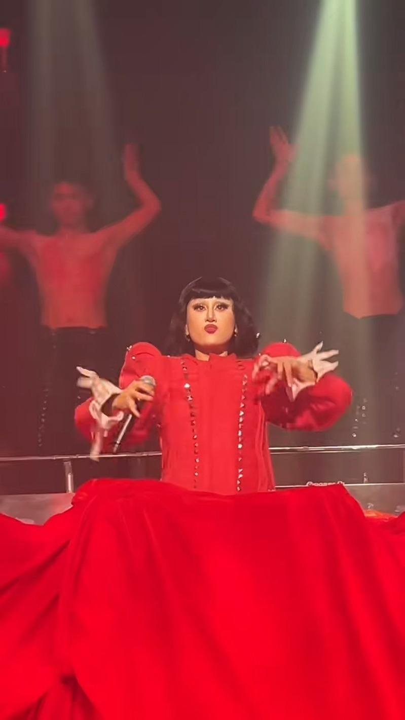山寨版Lady Gaga引發討論。（取材自threads）