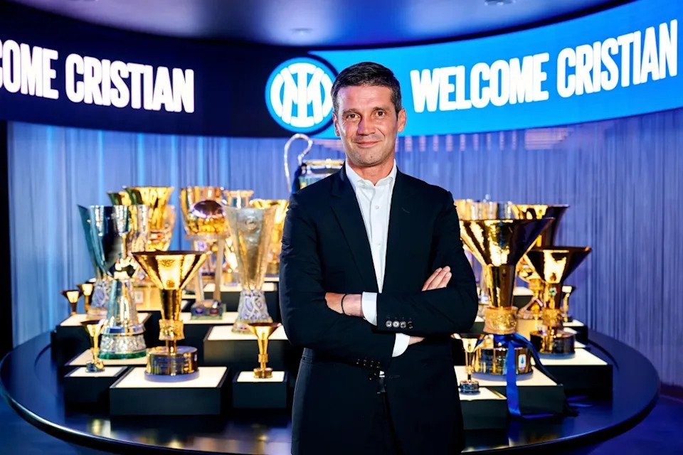Cristian Chivu is the new coach of Inter