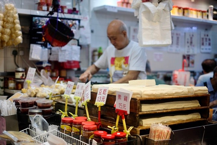 Kung Wo Beancurd Factory is among the last traditional soybean shops standing in Hong Kong. (©Hei Kiu Au)