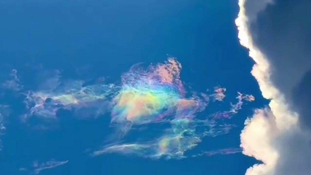 Weather phenomenon ‘fire rainbow’ seen in Hong Kong skies last week