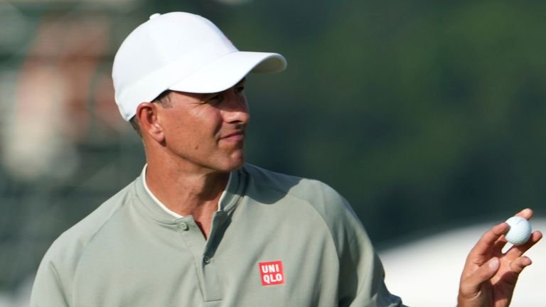Adam Scott, of Australia, celebrates after making a putt on the 14th hole during the third round of the U.S. Open golf tournament at Oakmont Country Club Saturday, June 14, 2025, in Oakmont, Pa. (AP Photo/Gene J. Puskar)