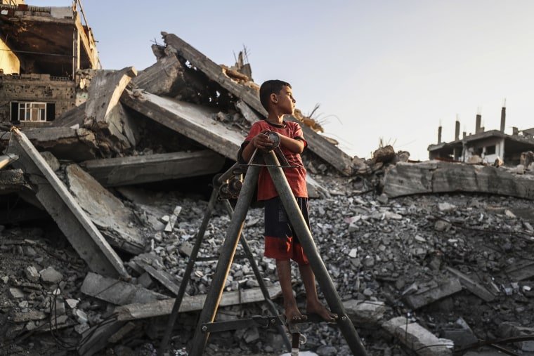 Daily life in Gaza in the shadow of war