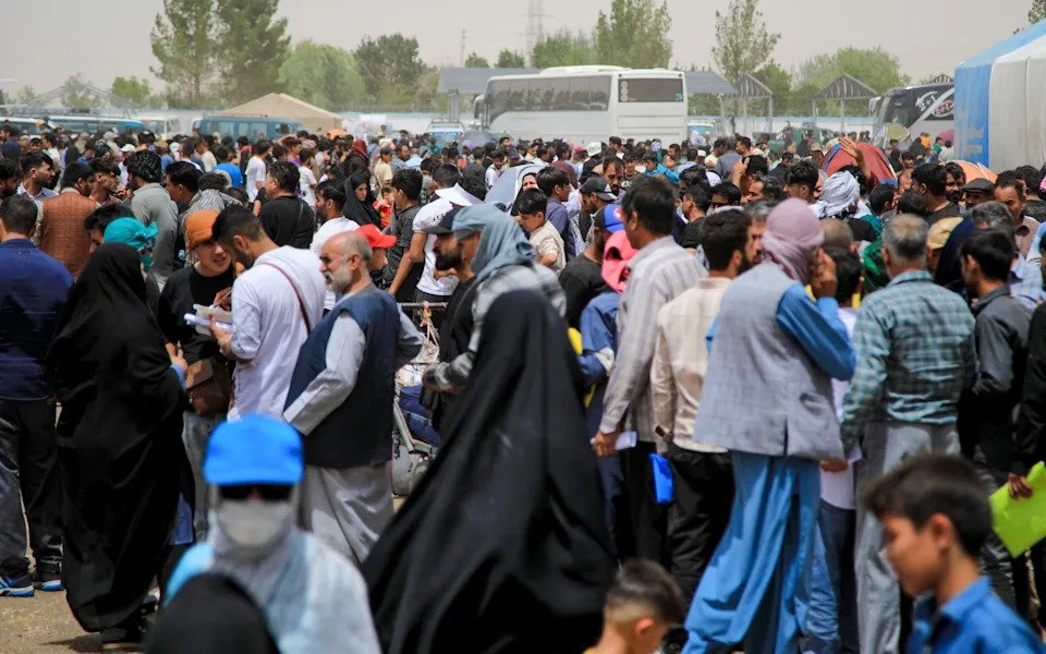 Afghan refugees at the Islam Qala border crossing