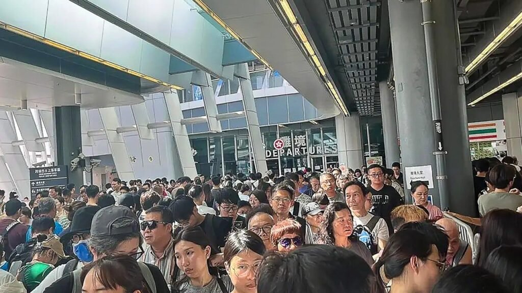 For Hongkongers, a skip and a hop to Shenzhen via popular Heung Yuen Wai checkpoint