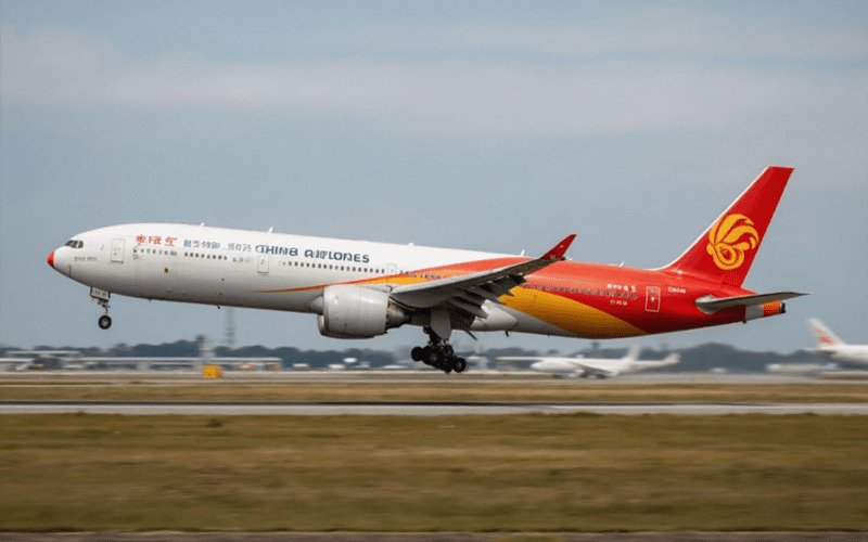 Hong Kong Airlines
Hong Kong and Lijiang
