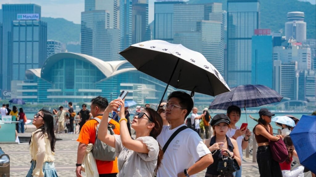 Hong Kong temperatures set to soar to 33 degrees in coming days, Observatory says