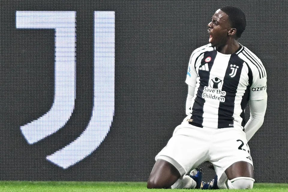 epa11834670 Juventus' Timothy Weah celebrates scoring the 2-0 goal during the Italian Serie A soccer match between Juventus FC and AC Milan, in Turin, Italy, 18 January 2025. EPA-EFE/ALESSANDRO DI MARCO