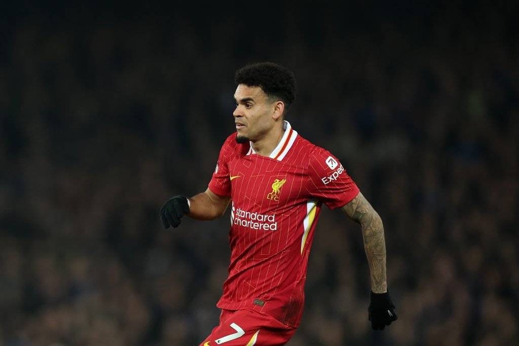 Premier League winger ready to join Barcelona with no strings attached; agent contacts club