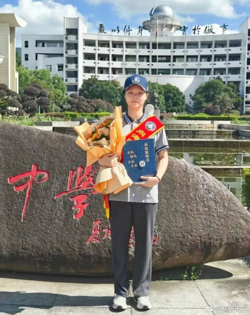 Wang Chenyue of Zhejiang province says she has always wanted to join the military, especially the navy. Photo: Handout