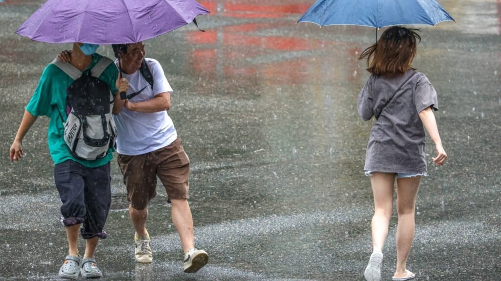 Hong Kong set for rainy weather later this week after brief heatwave