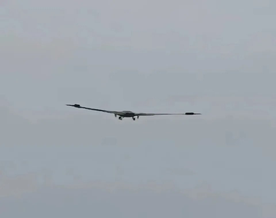 The full-size, unedited version of the image of the low-observable, flying-wing aircraft. <em>via X</em>