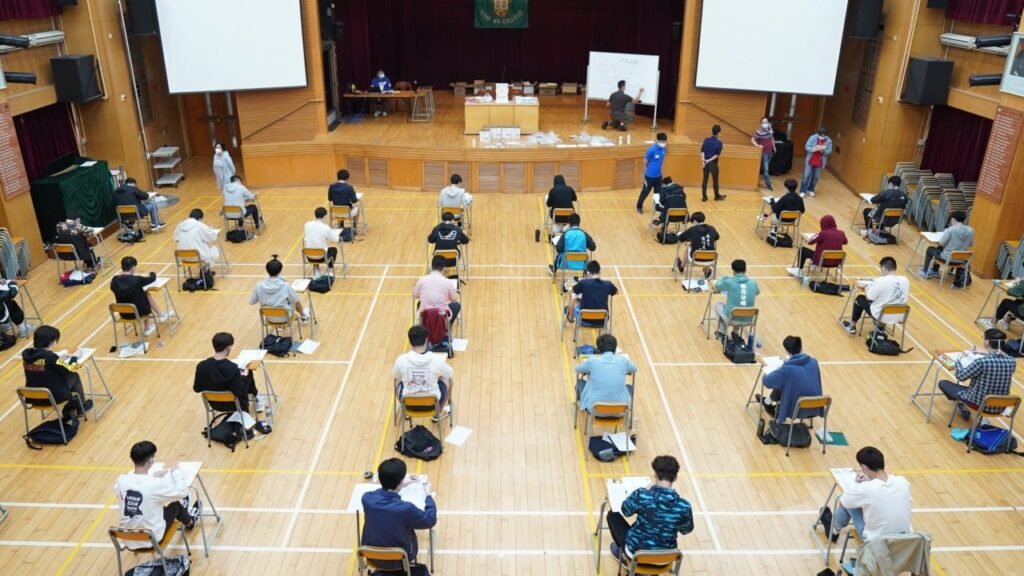 Hong Kong urged to quickly adopt residency rule for subsidised university spots
