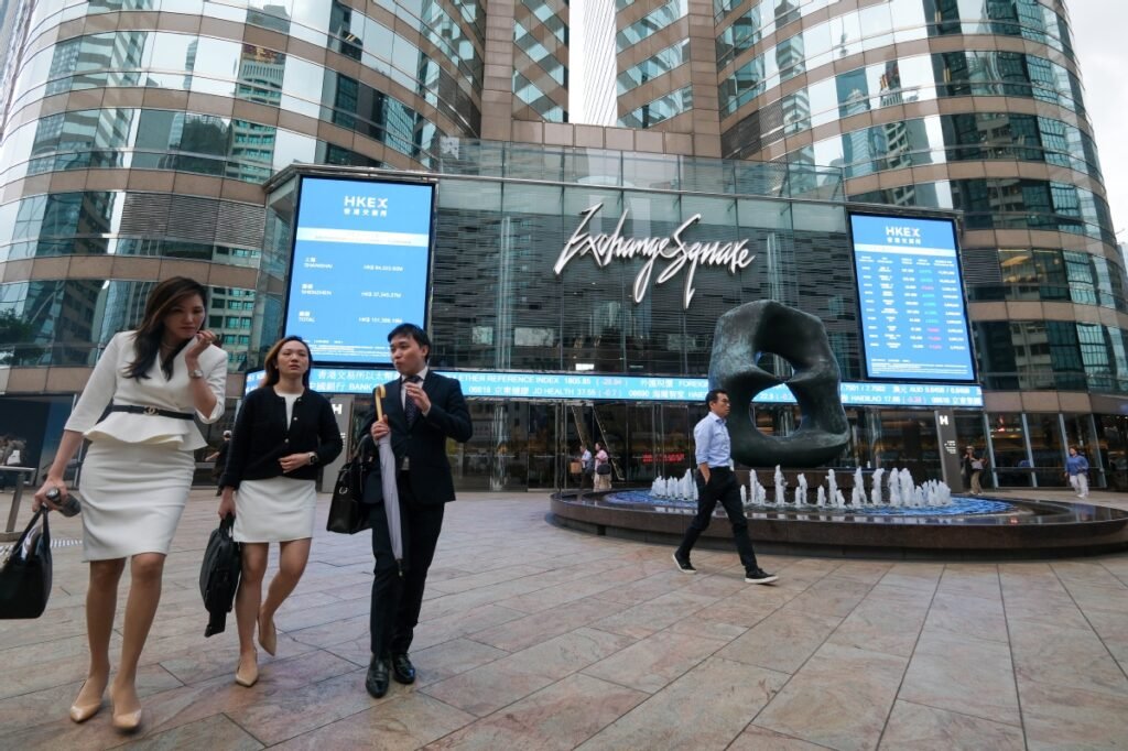Mainland insurers increase holdings in HK-listed firms