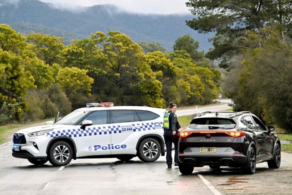 Police search Australian bush for gunman