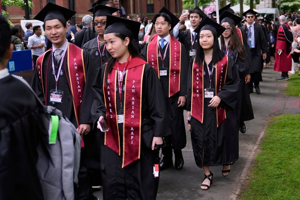 In a significant shift in tone, President Donald Trump says the US will allow 600,000 Chinese students to study in the US. Photo: AP
