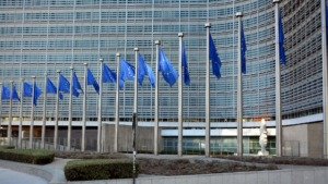 Trump Pressures EU to Impose Tariffs on China