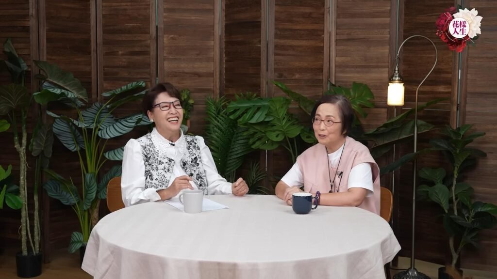 苑瓊丹上鍾慧冰的YouTube頻道擔任嘉賓。