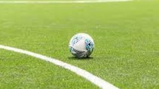 Defending Ligue 1 champions Paris Saint-Germain and Lyon take perfect records into 4th round