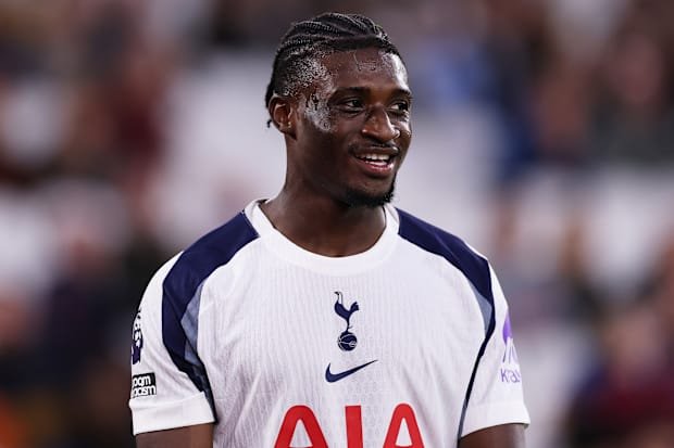 Mohammed Kudus smiling.