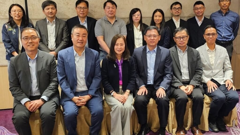 Newspaper Society of Hong Kong vows to safeguard interests, tackle challenges