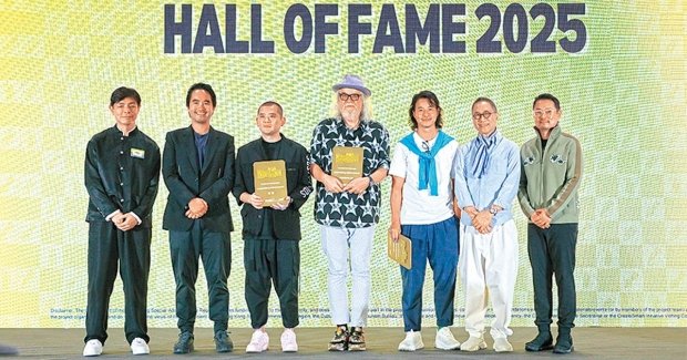 今日信報 - 財經新聞 - DesignerCon亞博館展示逾百藝術品
