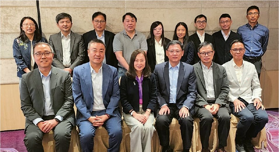 【Emily】報業公會換屆 南早老總譚衛兒任主席 - 20251022 - 港聞 - 每日明報