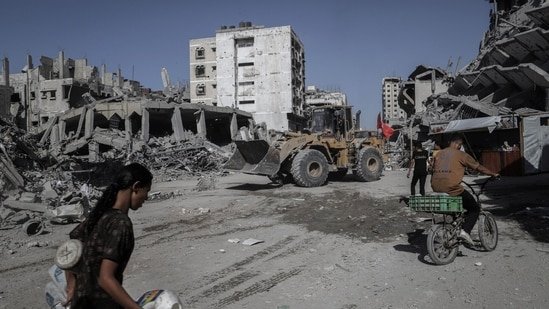 Israel's top court will hear a petition filed by the Foreign Press Association (FPA) seeking access to Gaza on Thursday.(Bloomberg)