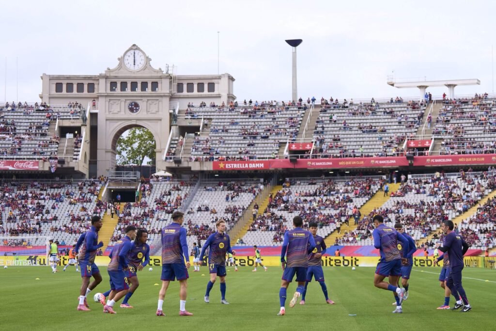 What Barcelona fans, players and coaches think about the constant Camp Nou chaos