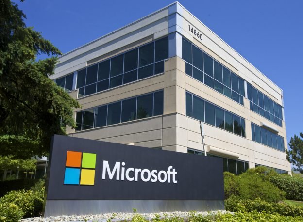[News] Microsoft Reportedly Moving Most Laptop and Server Production Outside China as Early as 2026