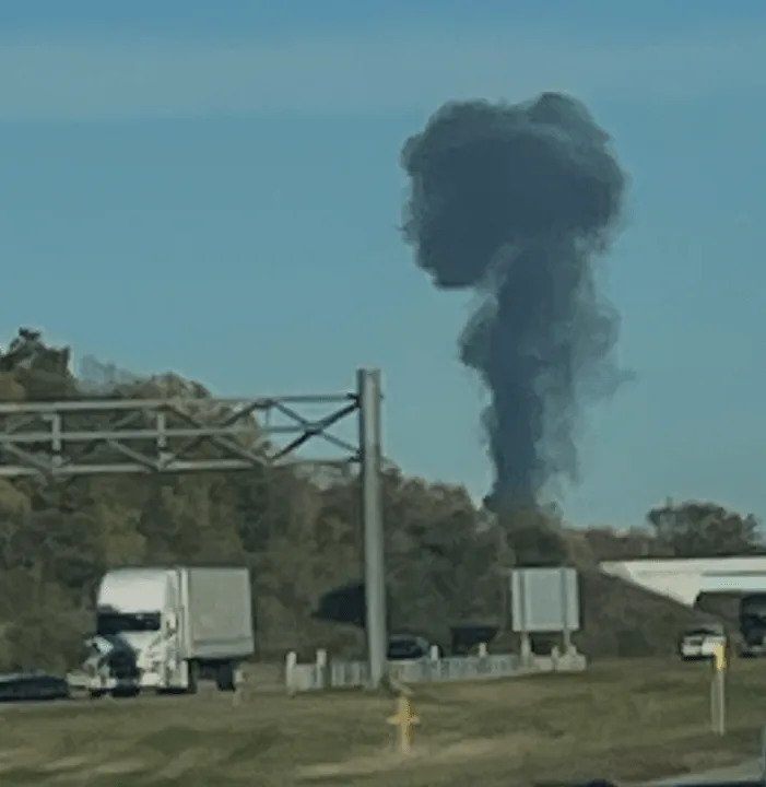 The plume of smoke, visible from the U.S 127/I-69 interchange. (Courtesy Betsy Crippen)