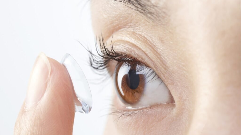 Hong Kong eye specialists warn of risks of wearing unregulated contact lenses