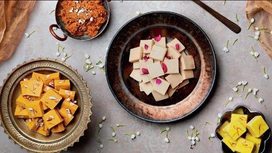 How can we enjoy delicious holiday foods while staying healthy?(Adobe Stock)