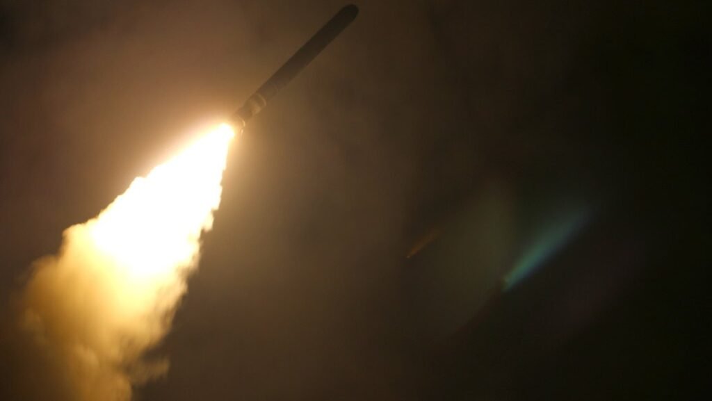 Trump Offers Putin a Choice: Settle the War—or Face Tomahawks From Ukraine
