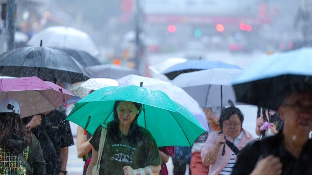 Hong Kong may issue No 1 typhoon signal on Friday night as Tropical Storm Matmo nears