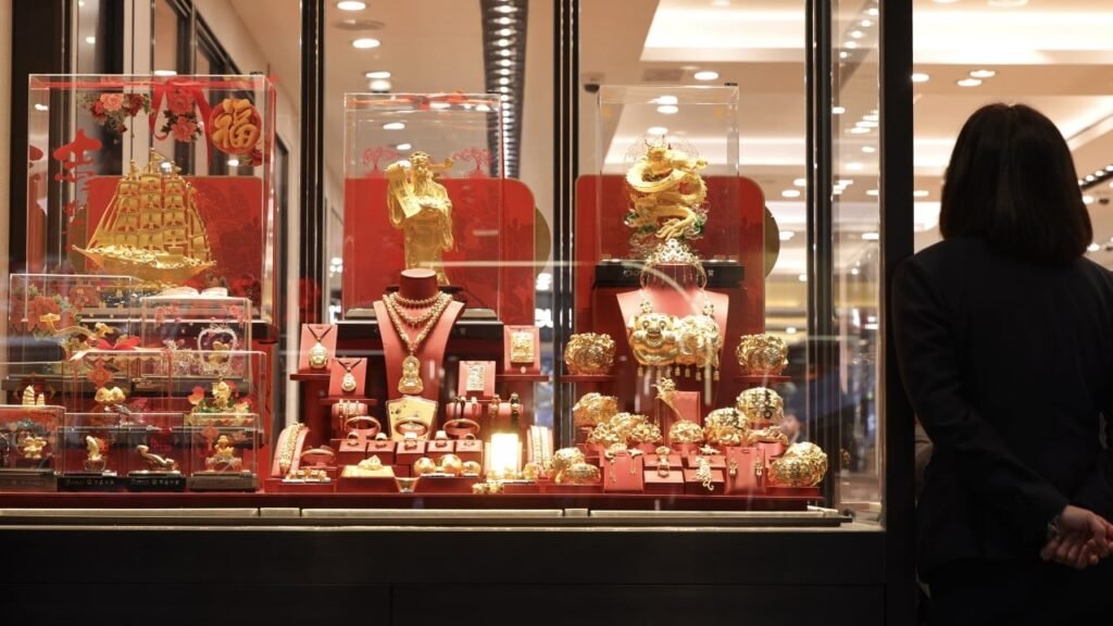 Hong Kong, mainland Chinese consumers adapt to gold prices amid wedding jewellery demand