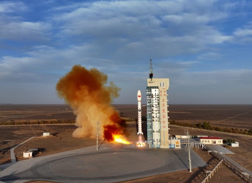 A Long March-2D carrier rocket carrying a test satellite blasts off from the Jiuquan Satellite Launch Center in northwest China earlier this month.