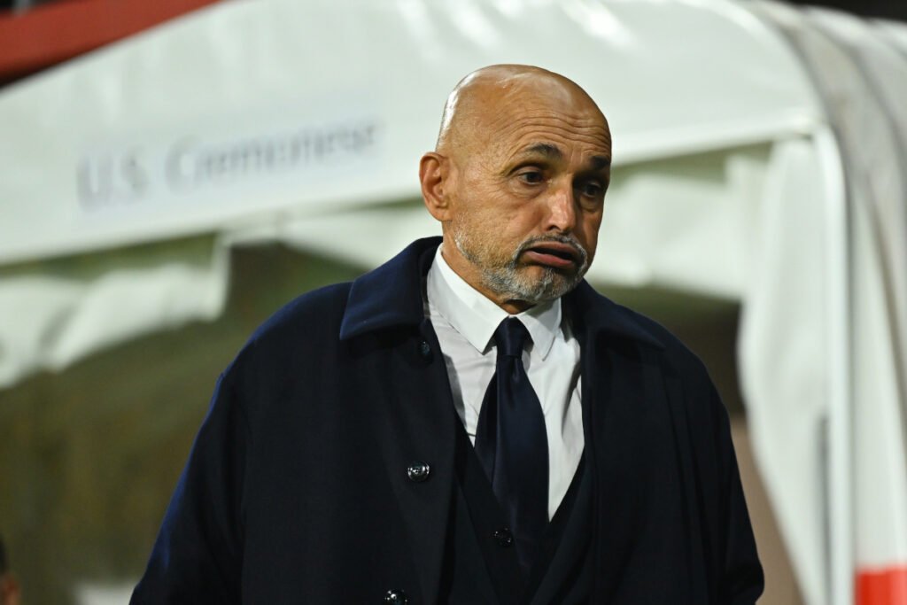 CREMONA, ITALY - NOVEMBER 01: Coach Luciano Spalletti of Juventus FC reacts before the Serie A match between US Cremonese and Juventus FC at Stadio Giovanni Zini on November 01, 2025 in Cremona, Italy. (Photo by Marco M. Mantovani/Getty Images)