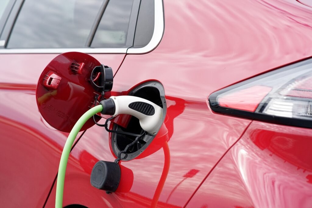In China, EVs with bidirectional batteries, when plugged into V2G-capable charging stations, are able to sell their stored electricity back to the grid. (Image: Pixabay)