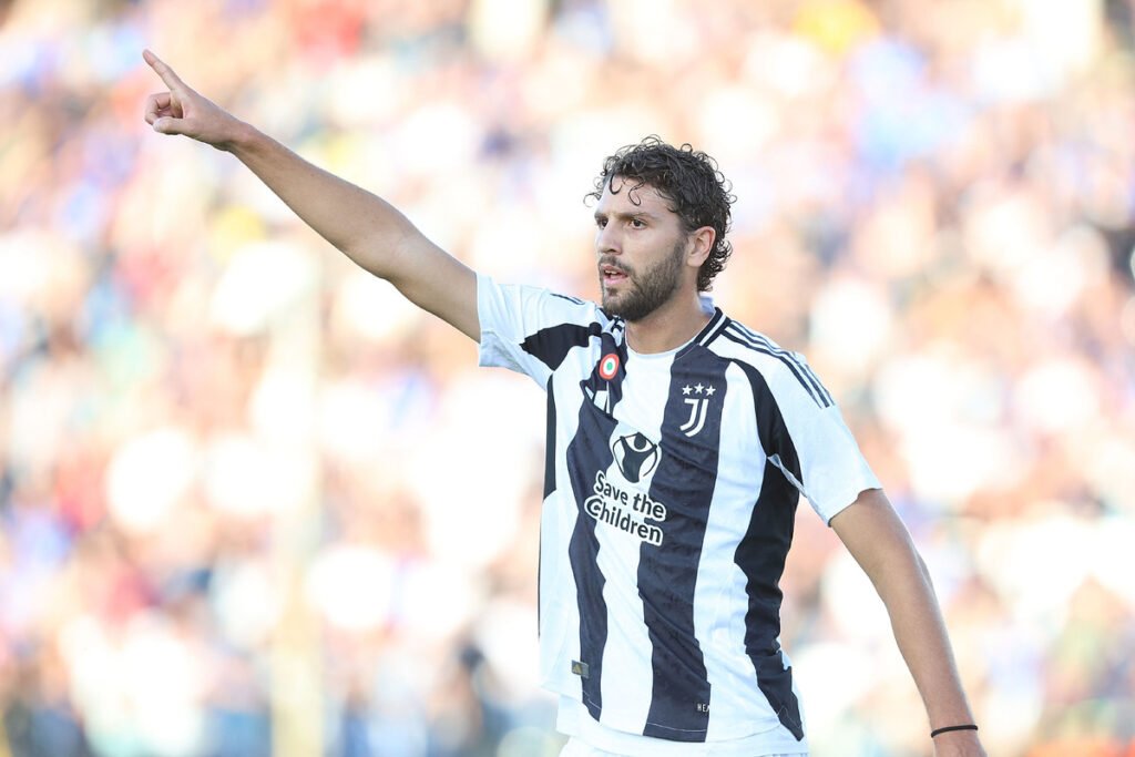 EMPOLI, ITALY - SEPTEMBER 14: Manuel Locatelli of Juventus reacts during the Serie A match between Empoli and Juventus at Stadio Carlo Castellani on September 14, 2024 in Empoli, Italy. (Photo by Gabriele Maltinti/Getty Images)