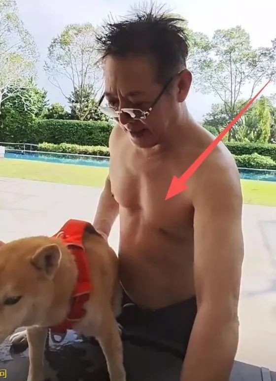 李連杰脫衣回應換心傳聞：人言可畏 獨立思考 | 脫光上衣 | 換心臟 | 心臟移植